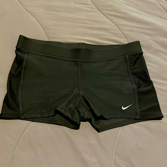 Nike Pants - Nike performance shorts